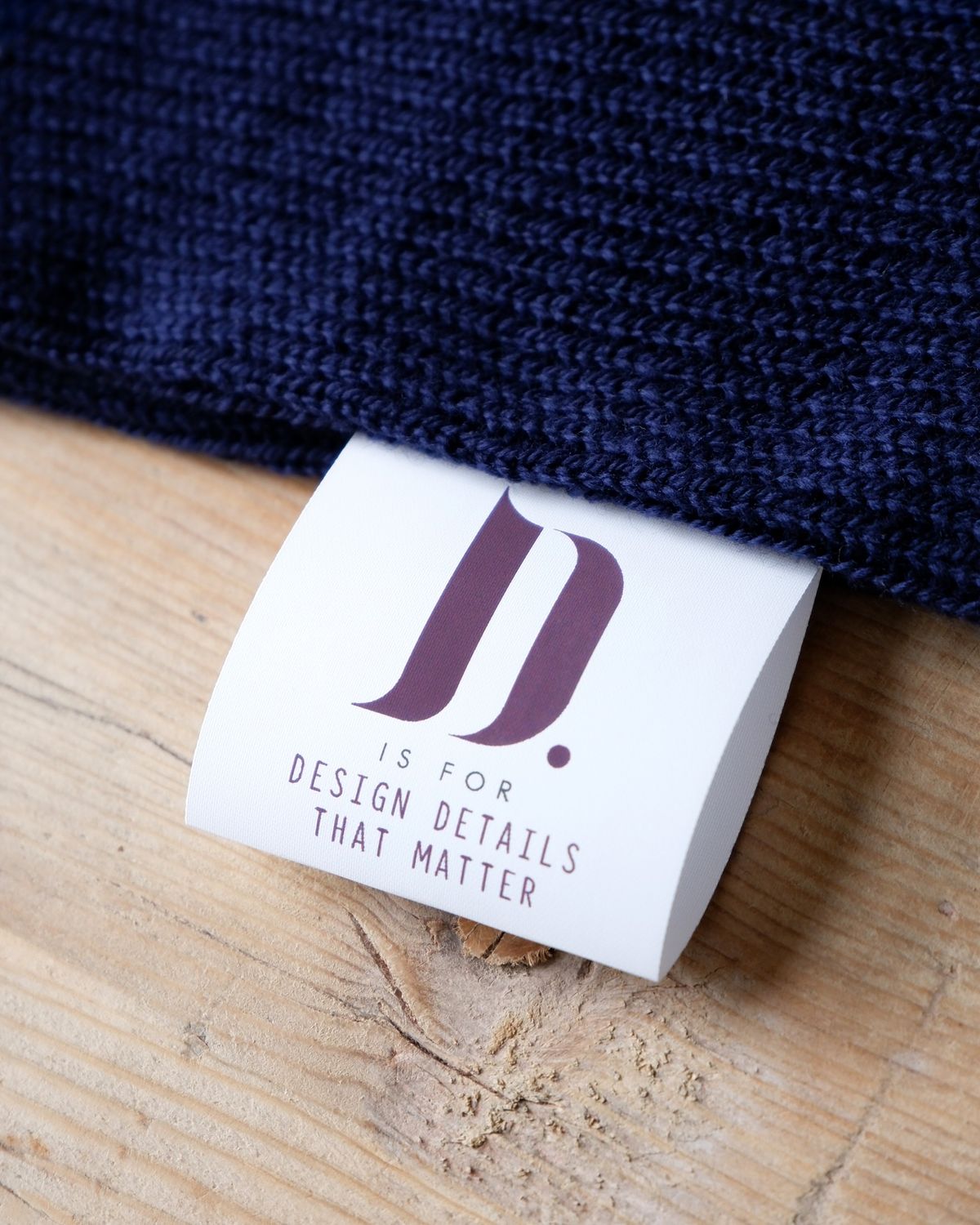 Woven label 32mm x 64mm)