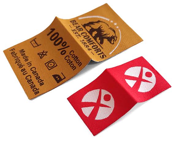 Woven Label · Centre Fold · 25 × 40 mm